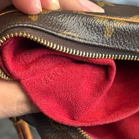 Louis Vuitton Monogram Brown Wristlet punch - Picture 10 of 10